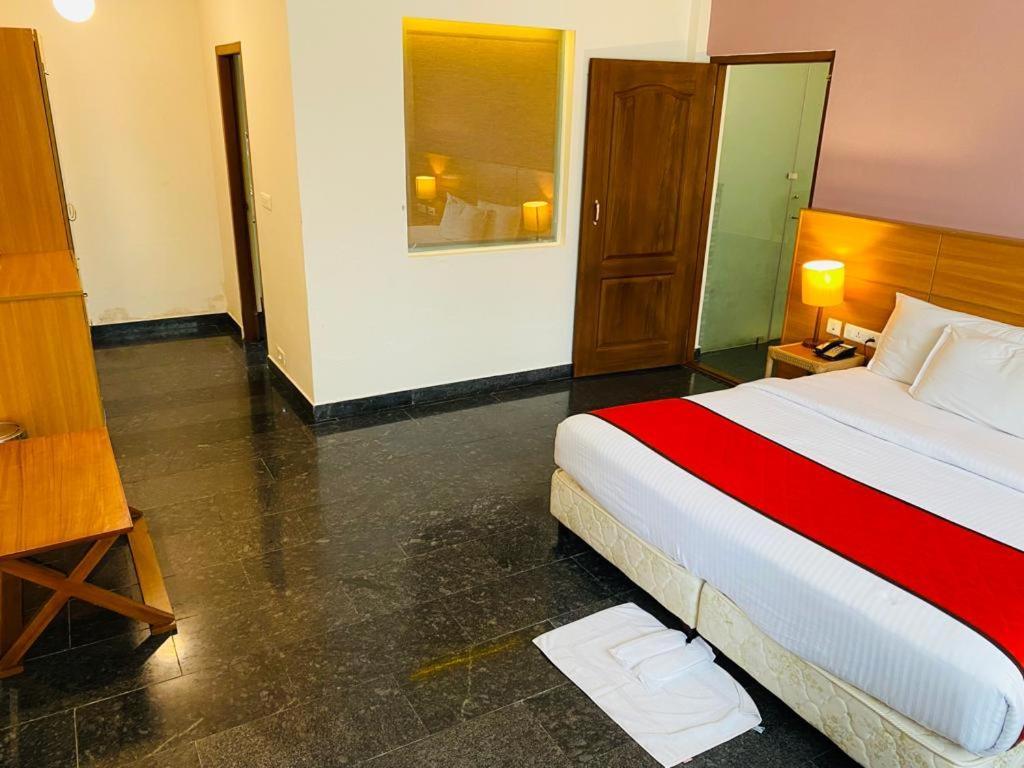 Peppervine Hotel Thekkady Buitenkant foto