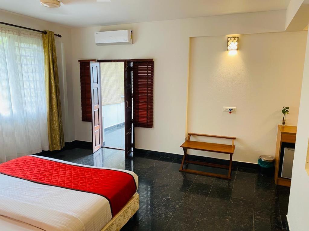 Peppervine Hotel Thekkady Buitenkant foto