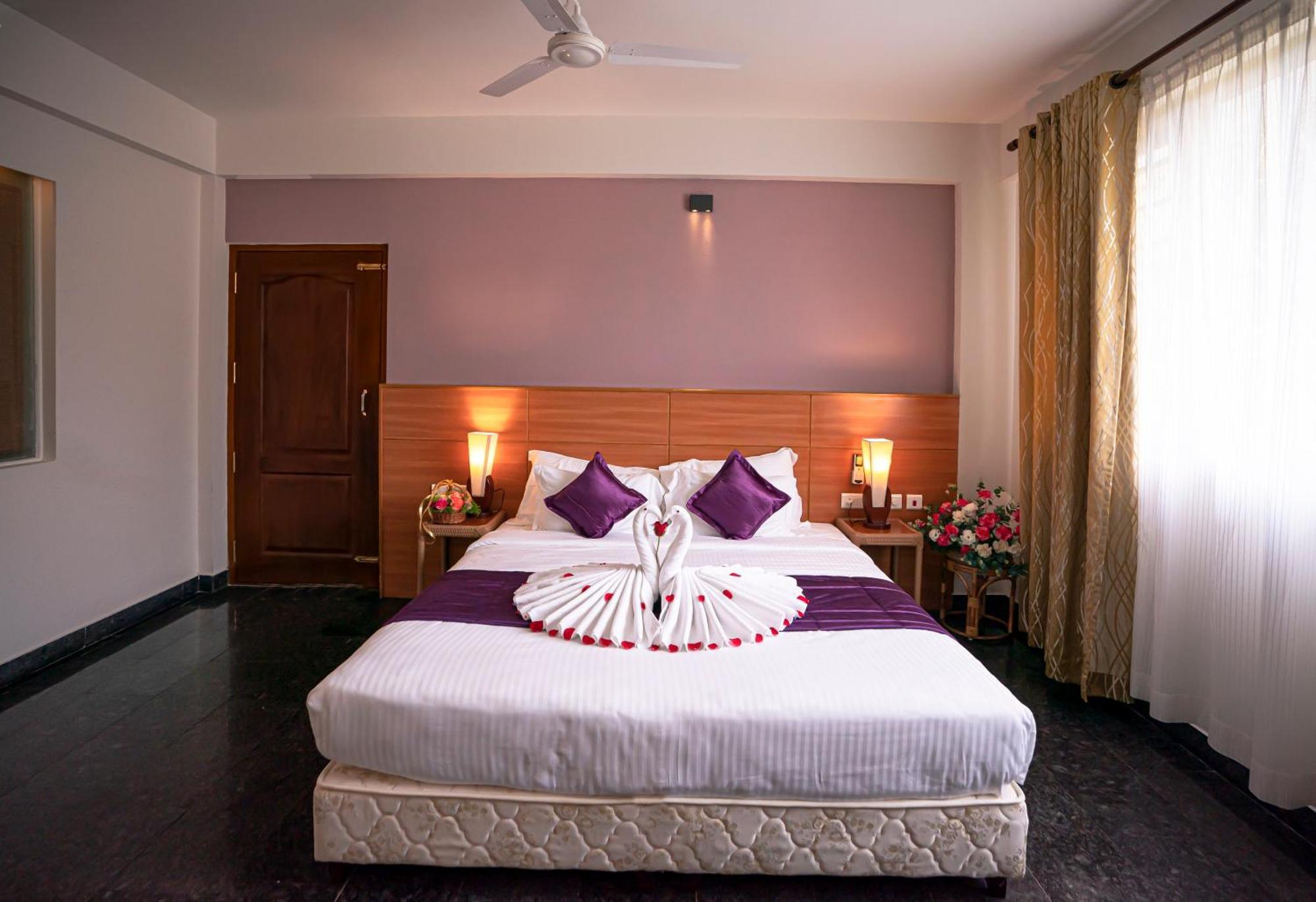 Peppervine Hotel Thekkady Kamer foto