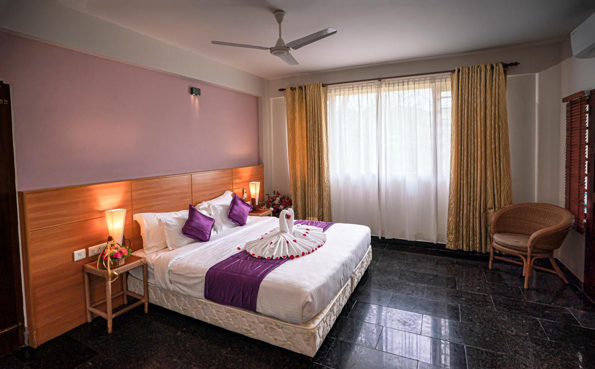 Peppervine Hotel Thekkady Kamer foto